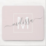 Modernes Schriftnamenmonogramm Mousepad<br><div class="desc">Chic beige Skript Monogramm Name Maus-Pad. Einfaches,  sauberes mit Monogramm personalisiertes Mauspad mit Ihren Namensinitialen und Namen. Schriftart- und Textfarben sind vollständig anpassbar.</div>