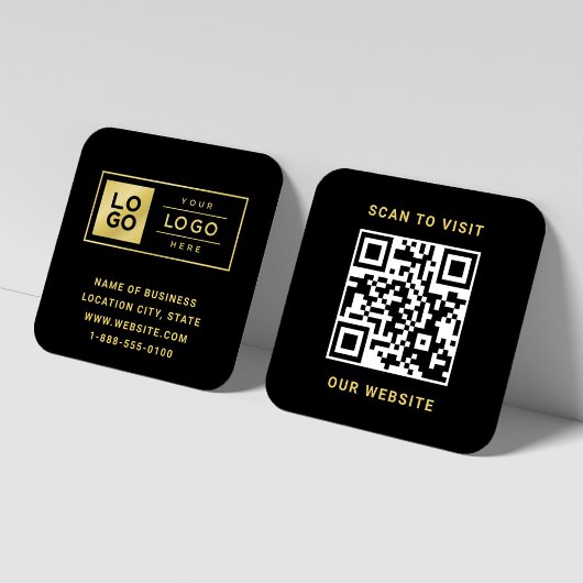 Modernes Schwarz-Gold-Logo und QR-Code Quadratische Visitenkarte
