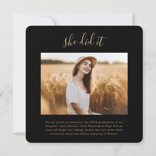 Modernes Schwarz/Gold Script 4 Foto Abschluss Ankündigung (Rückseite)