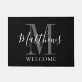 Modernes Schwarz-Grau Monogram Name Newlyweds Wedd Fußmatte (Vorderseite)