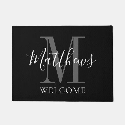Modernes Schwarz-Grau Monogram Name Newlyweds Wedd Fußmatte (Vorderseite)