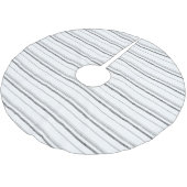 Modernes schwarz-grauweißes grafisches Streifenmus Polyester Weihnachtsbaumdecke (Schrägansicht)