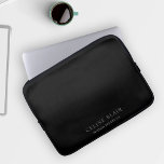 Modernes Schwarz Laptopschutzhülle<br><div class="desc">Das ist ein moderner und minimalistischer Laptop-Ärmel in Schwarz und Grau. Es wird Anzug für jeden,  auch für Geschäftsleute,  auf der Suche nach einem klassischen,  stilvollen und eleganten Design. Passen Sie dies mit Ihren eigenen Daten an. Bitte kontaktieren Sie den Designer für eventuelle Variationen dieses Designs.</div>