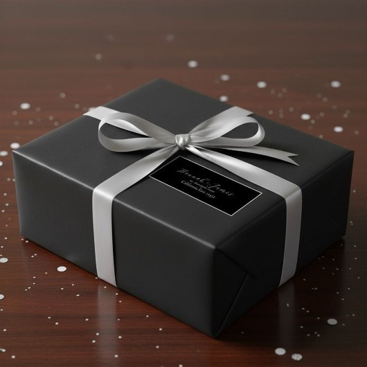 Modernes Schwarz-Minimal-Script-Rücksendelabel