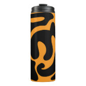 Modernes Schwarz-Orange-Freeform-Muster Thermosbecher (Vorderseite)