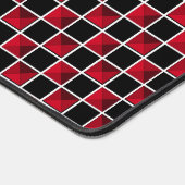 Modernes Schwarz-Rot-Diamant-Muster Schreibtischunterlage (Ecke)