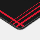 Modernes Schwarz und Rot Mit Monogramm Schreibtischunterlage (Ecke)