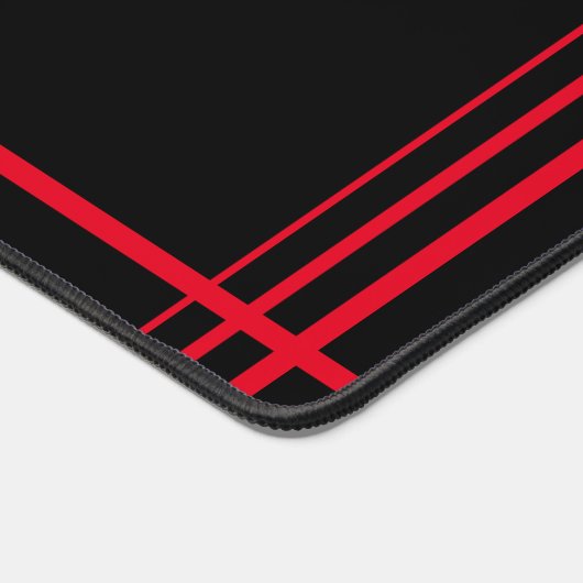 Modernes Schwarz und Rot Mit Monogramm Schreibtischunterlage (Ecke)