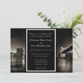 Modernes Schwarz und Weiß New York bei der Nachtho Einladung (Stehend Vorderseite)