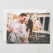 Modernes Schwarz und Weiß | Zwei Foto- und QR-Code Save The Date (Vorderseite)