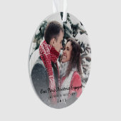 Modernes Schwarz Unser erstes Verlobtes Foto zu We Ornament (Vorderseite)