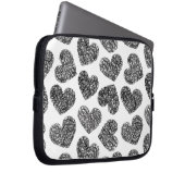 Modernes Schwarz-Weiß-Doodle-Herz-Muster Laptopschutzhülle (Vorne Rechts)