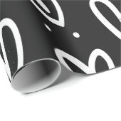 Modernes Schwarz-Weiß-Doodle-Herzmuster Geschenkpapier (Rolleneckpunkt)