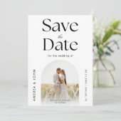 Modernes Schwarz-Weiß-Foto Rein Schlichtes Layout Save The Date (Stehend Vorderseite)