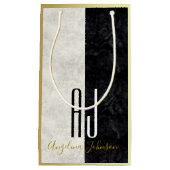 Modernes Schwarz-Weiß-Marmor, Goldmonogramm Kleine Geschenktüte (Vorderseite)