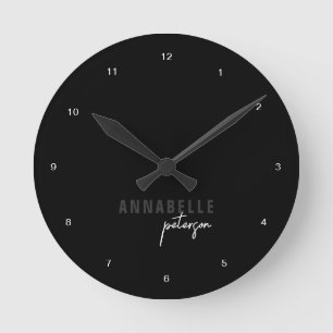 Modernes Schwarz/Weiß-Minimalskript Personalisiert Runde Wanduhr