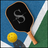 Modernes Schwarz-Weiß-Mit Monogramm-Initial + Name Pickleball Schläger