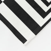 Modernes Schwarz-Weiß-Muster Fleecedecke (Ecke)
