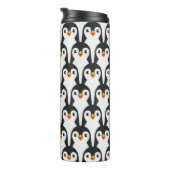 Modernes Schwarz-Weiß-Pinguin-Muster Thermosbecher (Nach rechts gedreht)