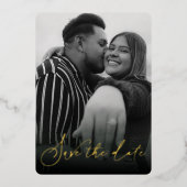 Modernes Schwarz-Weiß-Save the Date Folieneinladung (Vorderseite)