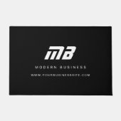 Modernes Schwarz-weiß-Sporty-Minimal-Monogramm Fußmatte (Vorderseite)