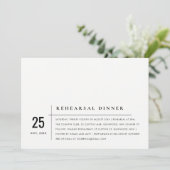 Modernes Schwarz-Weiß-Typografie-Probe-Dinner Einladung (Stehend Vorderseite)