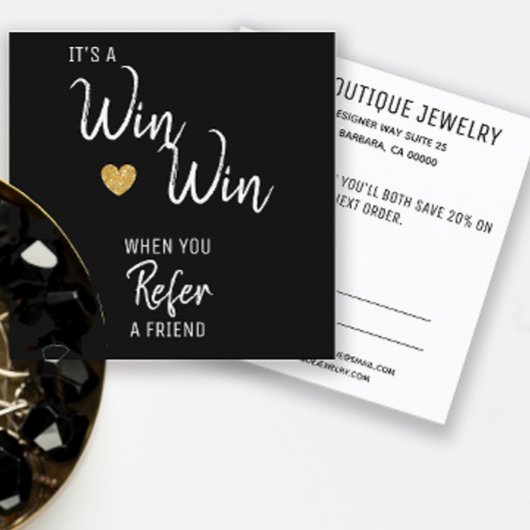 Modernes Schwarz-weißes Angebot Empfehlungskarte