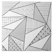 Modernes Schwarz-weißes Dreieck Geometrisches Must Fliese (Vorderseite)