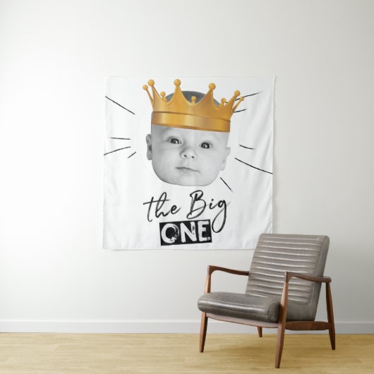 Modernes Schwarz-weißes First Birthday Foto Wandteppich (Beispiel)
