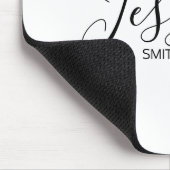 Modernes Schwarz-weißes Full Name Trendy Stylish Mousepad (Ecke)