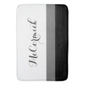 Modernes Schwarz-weißes, graues Monogramm-Skript Badematte (Vorderseite Vertikal)