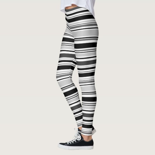 Modernes Schwarz-weißes graues Streifen-Muster Leggings (Links)