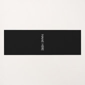 Modernes Schwarz-weißes individuelle Name-Monogram Yogamatte (Rückseite (Horizontal))