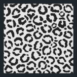 Modernes Schwarz-weißes Leopard-Muster für Tierdru Künstlicher Leinwanddruck<br><div class="desc">Dieses moderne und stilvolle Tiermuster eignet sich perfekt für die trendige und stilvolle Mode. Es ist mit einem handgezeichnet, schwarz-weiß leoparden Gepard-Druck ausgestattet. Es ist elegant, schick, einfach und modern. ***WICHTIGE HINWEIS FÜR DESIGN: Für individuelle Designanfragen, wie z.B. passende Produktanfragen, Farbänderungen, Platzierungsänderungen oder andere Änderungswünsche, klicken Sie bitte auf den...</div>