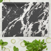 Modernes, Schwarz-weißes Marmorsteinmuster Geschirrtuch (Gefaltet)