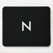 Modernes Schwarz-weißes Minimalistisches Monogramm Mousepad (Vorne)
