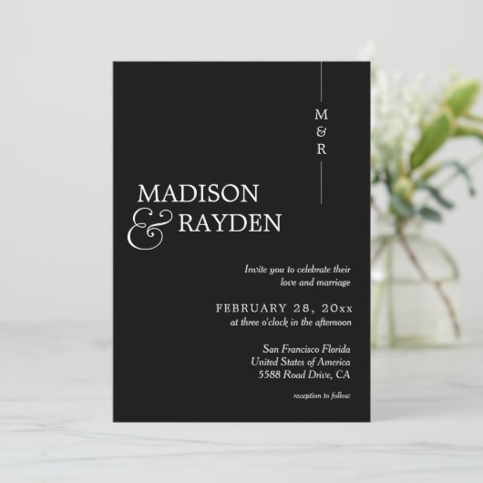 Modernes Schwarz-weißes Monogramm Foto QR Code Hoc Einladung (Stehend Vorderseite)