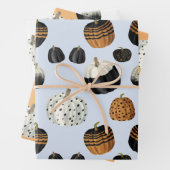 Modernes Schwarz-weißes Orange Pumpkin Pattern Geschenkpapier Set (Beispiel)