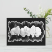 Modernes Schwarz-weißes Orchid-Gemälde Einladung (Stehend Vorderseite)