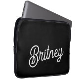 Modernes Schwarz-weißes Personalisiertes Monogramm Laptopschutzhülle (Vorne Rechts)