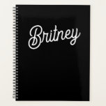 Modernes Schwarz-weißes Personalisiertes Monogramm Planer<br><div class="desc">Die moderne Schwarz-weiße Personalisierte Monogram und Name Planner klingt wie ein stilvolles und praktisches Tool zum bleibe organisiert. Das Schwarz-Weiß-Design mit personalisierten Details sorgt für eine Touch an Eleganz und macht es nicht nur funktional, sondern auch schicke Accessoires für Ihre Tagesplanung. Wenn Sie spezielle Features oder Designpräferenzen im Hinterkopf haben,...</div>