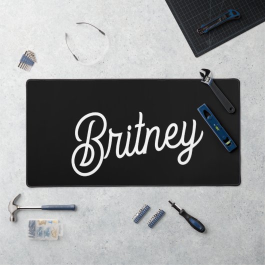 Modernes Schwarz-weißes Personalisiertes Monogramm Schreibtischunterlage (Arbeitsplatz)