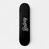 Modernes Schwarz-weißes Personalisiertes Monogramm Skateboard (Vorne)