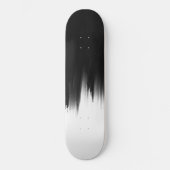 Modernes Schwarz-weißes Pinseldesign Skateboard (Vorderseite)