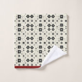 Modernes Schwarz-weißes rotes geometrisches Muster Badhandtuch Set (Waschlappen)