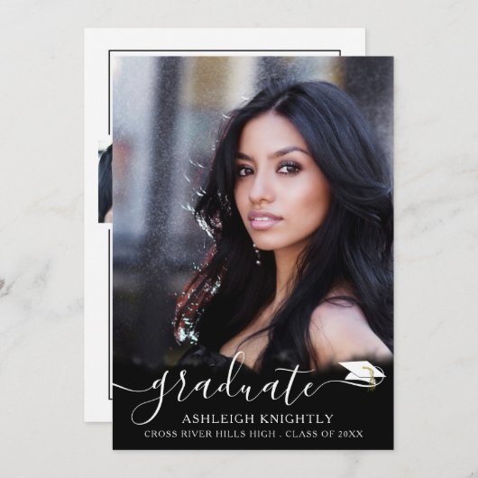 Modernes Schwarz-weißes Skript 4 Foto Abschluss Ankündigung (Vorne/Hinten)