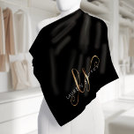Modernes Schwarzes Gold Feminin Script Mit Monogra Halstuch<br><div class="desc">Modernes Black Gold Feminine Script Mit Monogramm Bandana. Dieses moderne und elegante Bandana lässt sich einfach mit Ihrem individuellen Monogramm und Namen personalisieren.</div>
