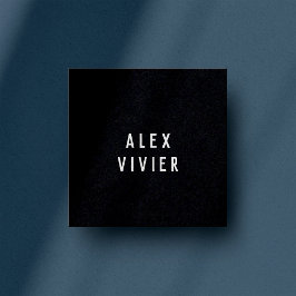 Modernes Schwarzes Papier mit minimaler Typografie Quadratische Visitenkarte