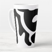 Modernes Schwarzweiß-Freeform-Muster Milchtasse (Linke Ecke)
