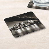 Modernes Schwarzweiss-New York nachts Rechteckiger Pappuntersetzer (angewinkelt)